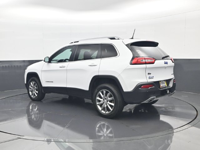 Used 2017 Jeep Cherokee Limited w/ Luxury Group AWD/4WD image 7