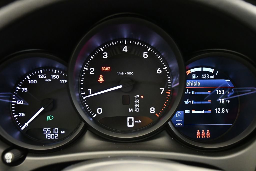 Certified 2025 Porsche Macan image 28