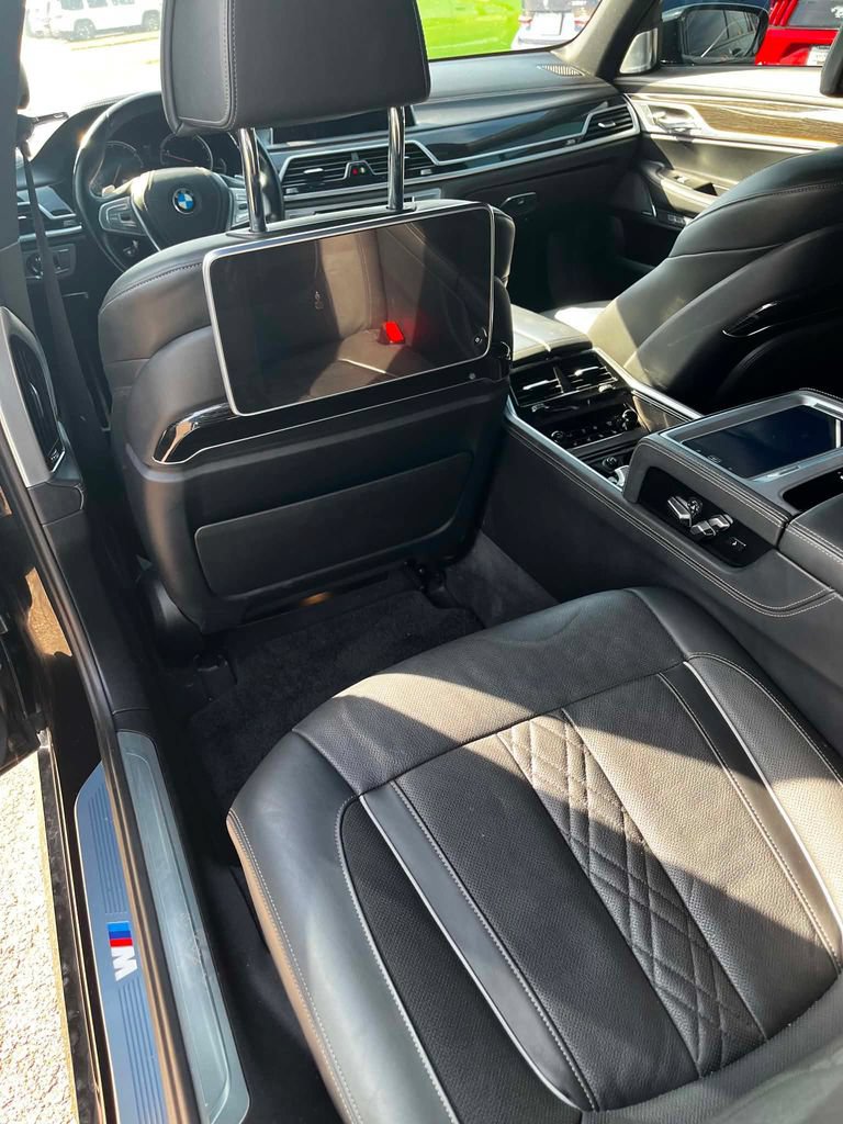 Used 2018 BMW 750i xDrive AWD/4WD image 28