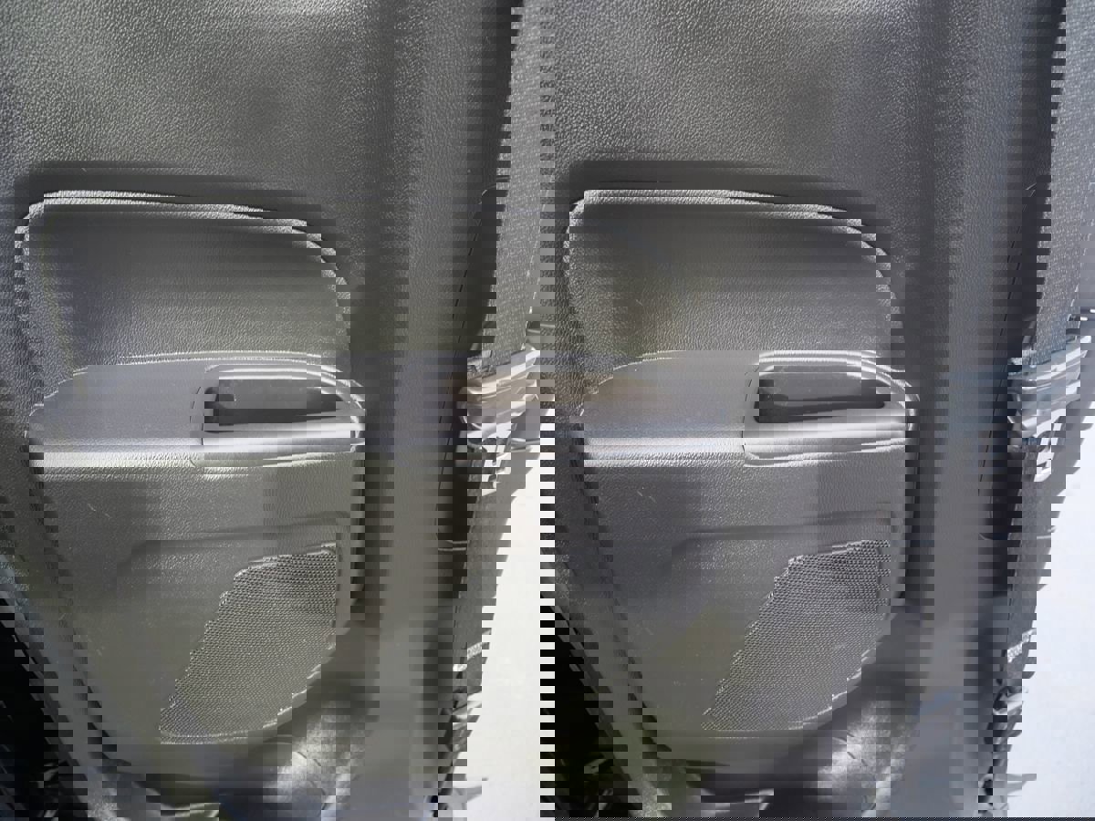 Used 2016 GMC Canyon SLE w/ All Terrain Adventure Package image 19