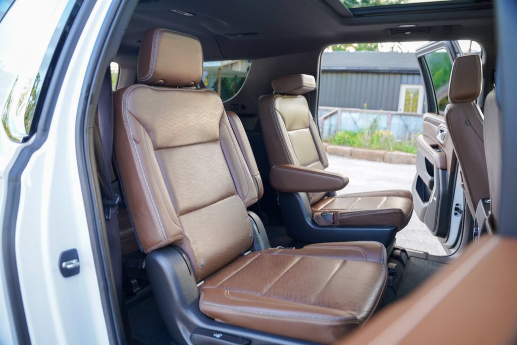 Used 2021 Chevrolet Suburban High Country w/ Premium Package AWD/4WD image 41