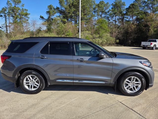 Used 2025 Ford Explorer Active w/ Active Comfort Package image 8