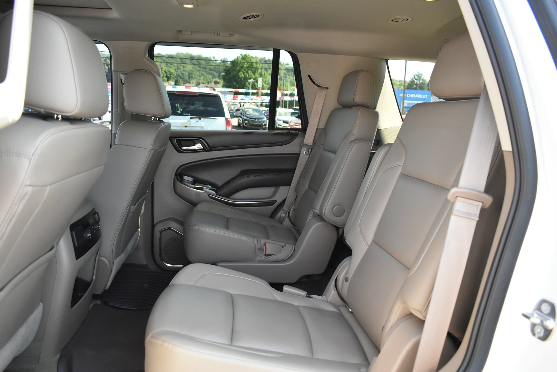 Used 2016 Chevrolet Tahoe LT w/ Luxury Package AWD/4WD image 16