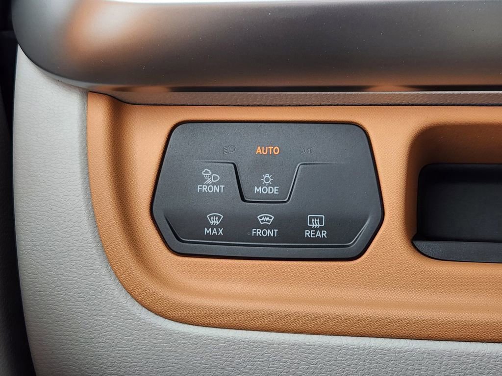 New 2025 Volkswagen ID. Buzz Pro S Plus image 11