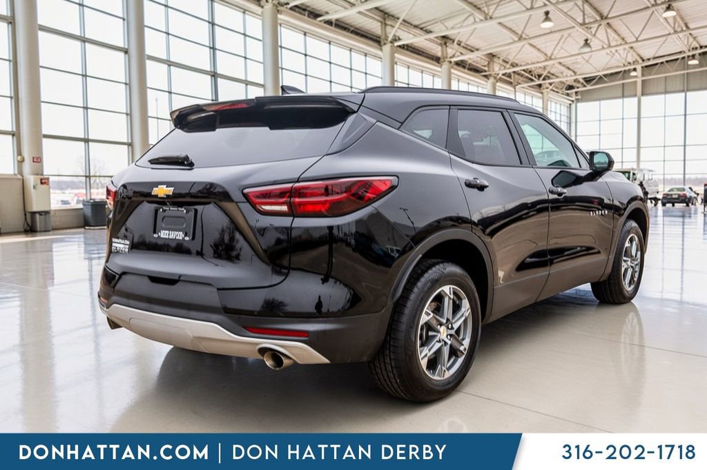 Used 2024 Chevrolet Blazer LT w/ Convenience Package FWD image 32