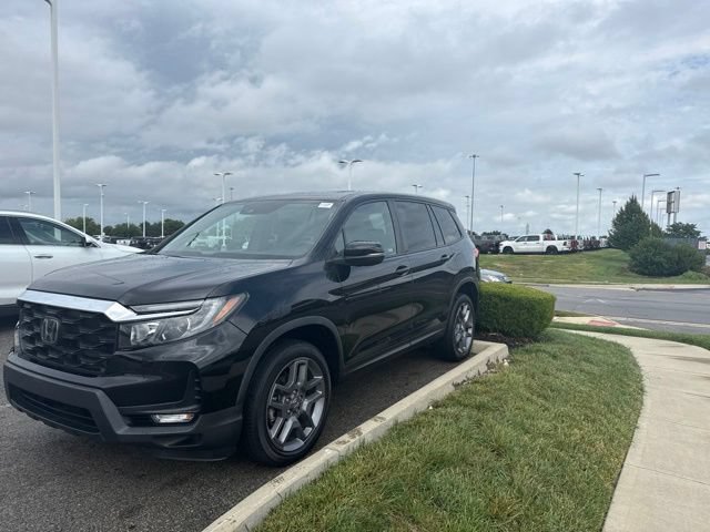 Used 2023 Honda Passport EX-L image 2