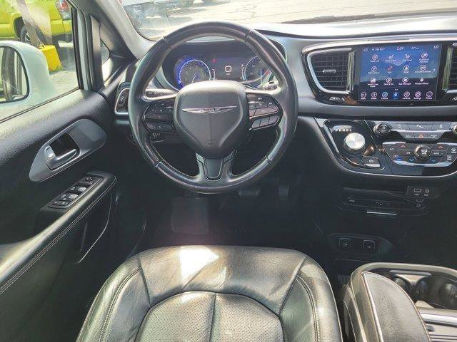 Used 2018 Chrysler Pacifica Touring-L Plus w/ S Appearance Package image 15