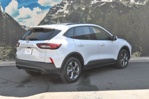 Used 2025 Ford Escape ST-Line Select AWD/4WD image 3