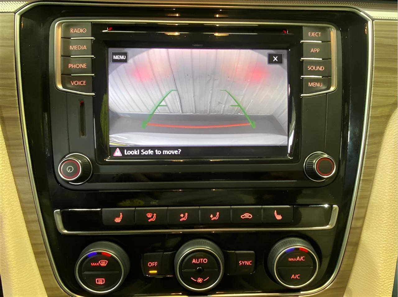 Used 2018 Volkswagen Passat 2.0T SE image 18