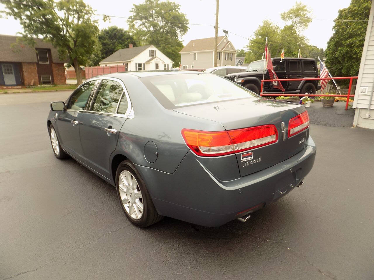 Used 2011 Lincoln MKZ FWD image 7