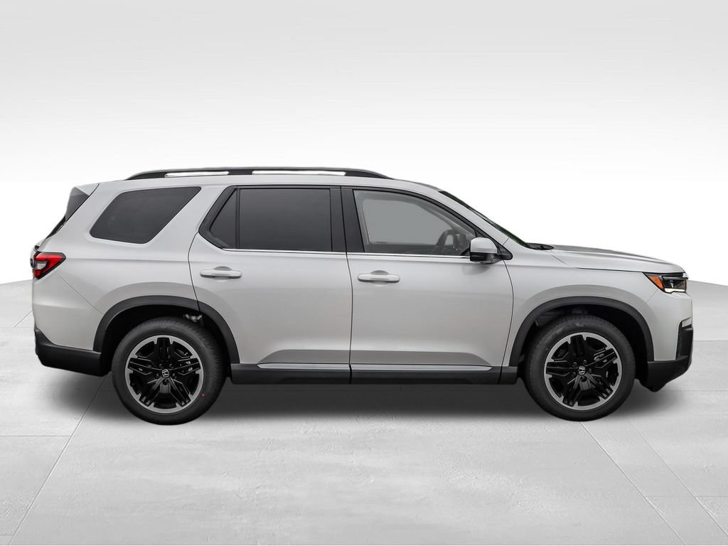 New 2026 Honda Pilot Touring image 3