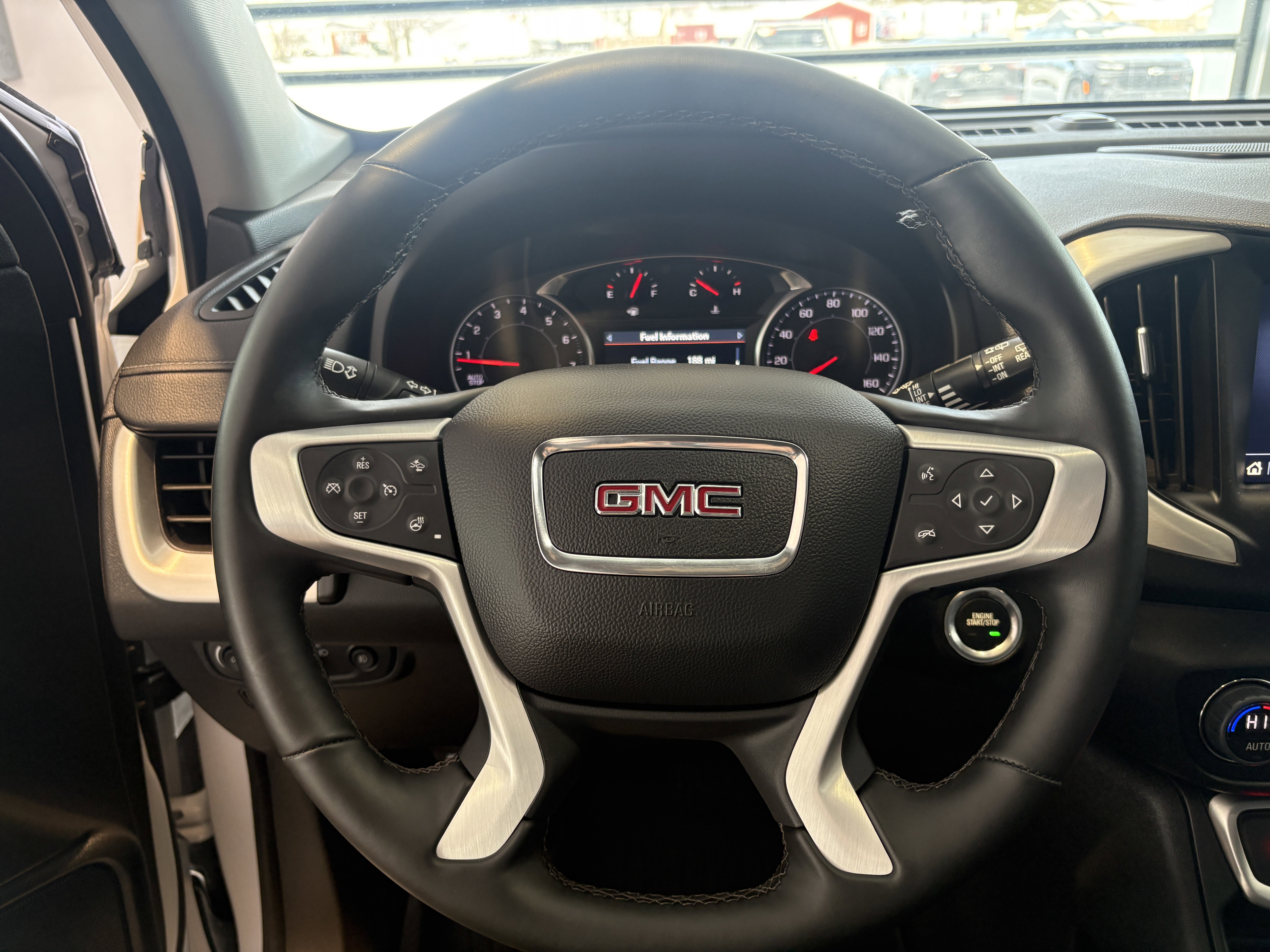 Used 2024 GMC Terrain SLT w/ Infotainment Package II image 9