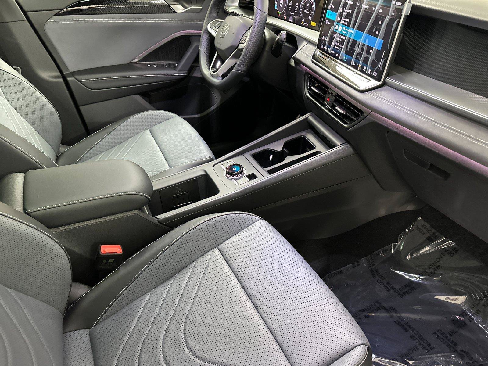 New 2026 Volkswagen Tiguan SE R-Line AWD/4WD image 15