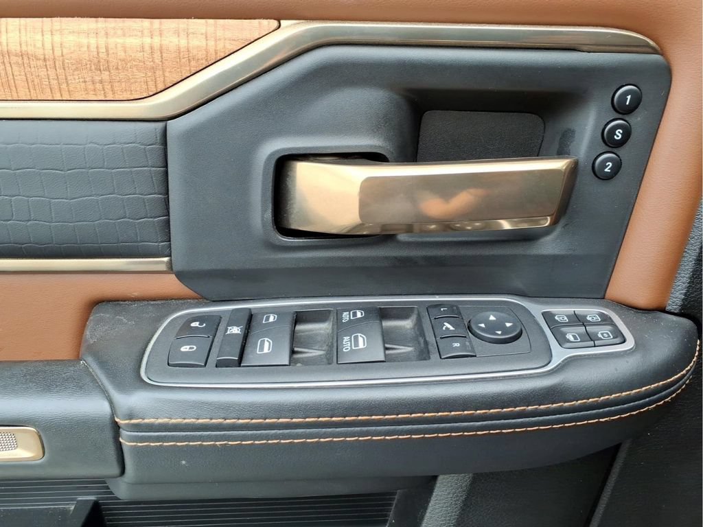 Used 2023 RAM 3500 Limited AWD/4WD image 13