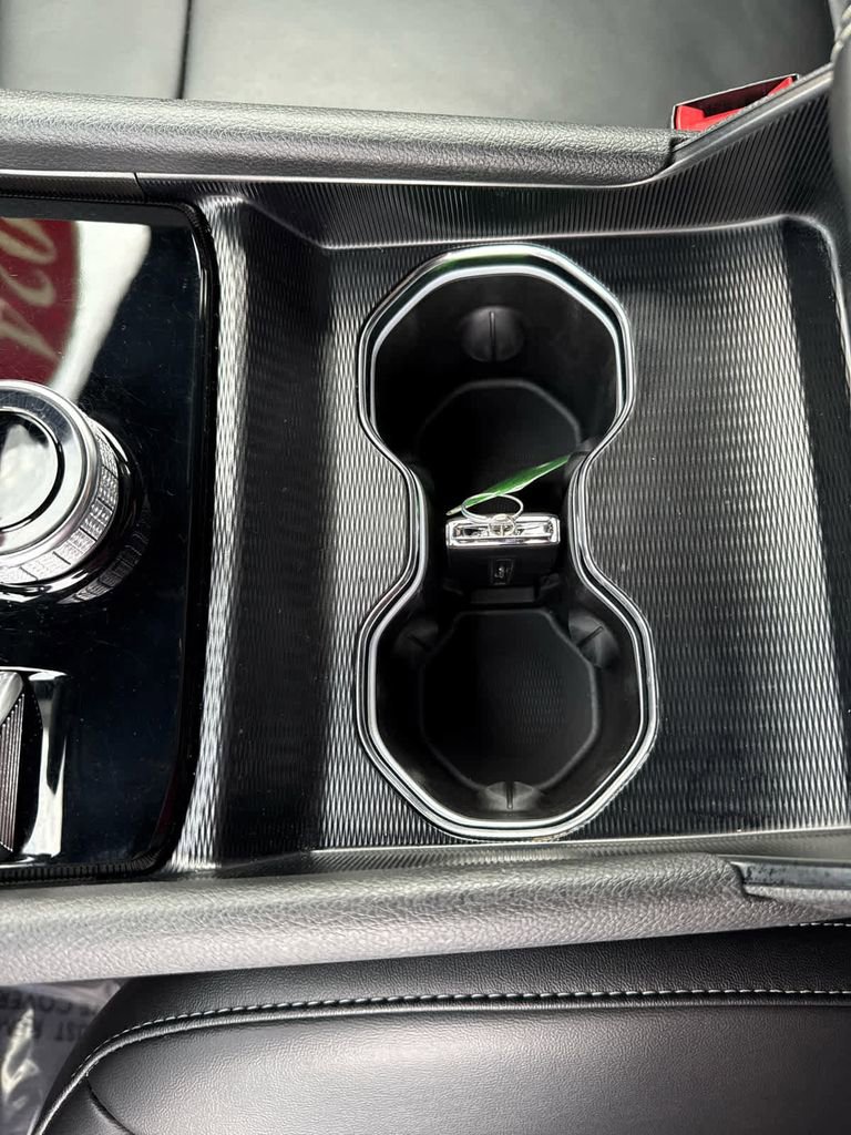 Used 2024 Jeep Grand Cherokee L Limited image 42