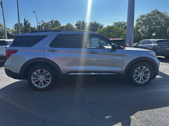Certified 2023 Ford Explorer XLT w/ Equipment Group 202A AWD/4WD image 4