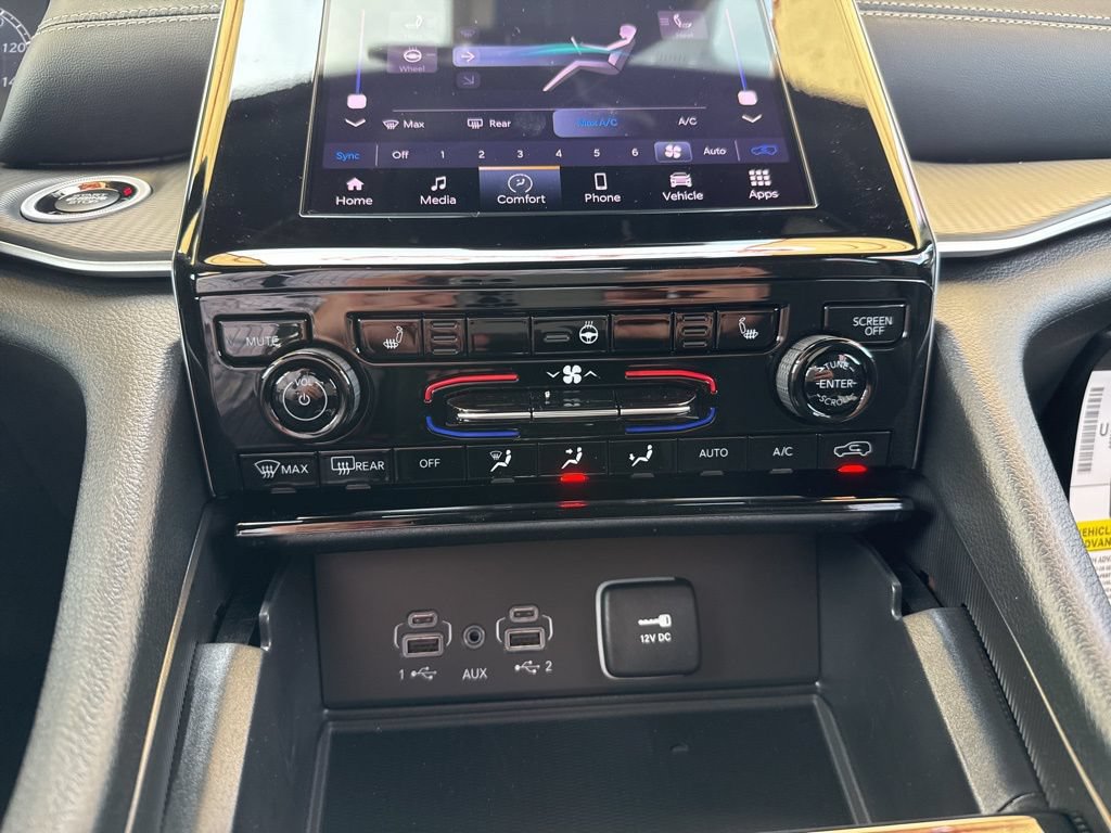 New 2025 Jeep Grand Cherokee Altitude AWD/4WD image 18
