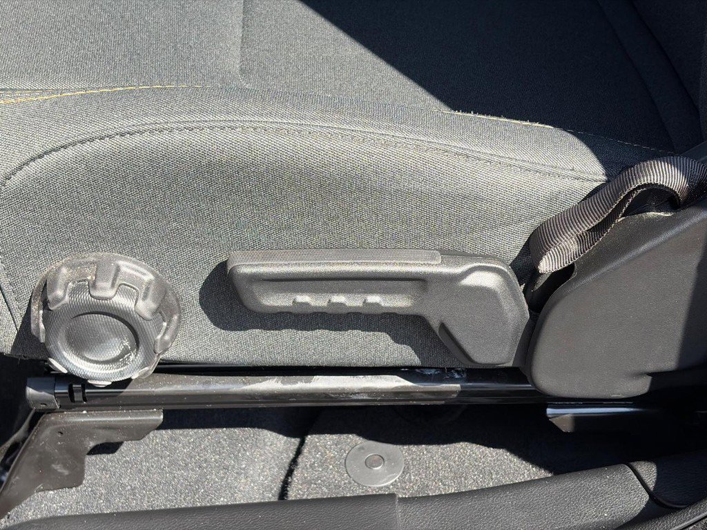 Used 2025 Jeep Gladiator Sport AWD/4WD image 19
