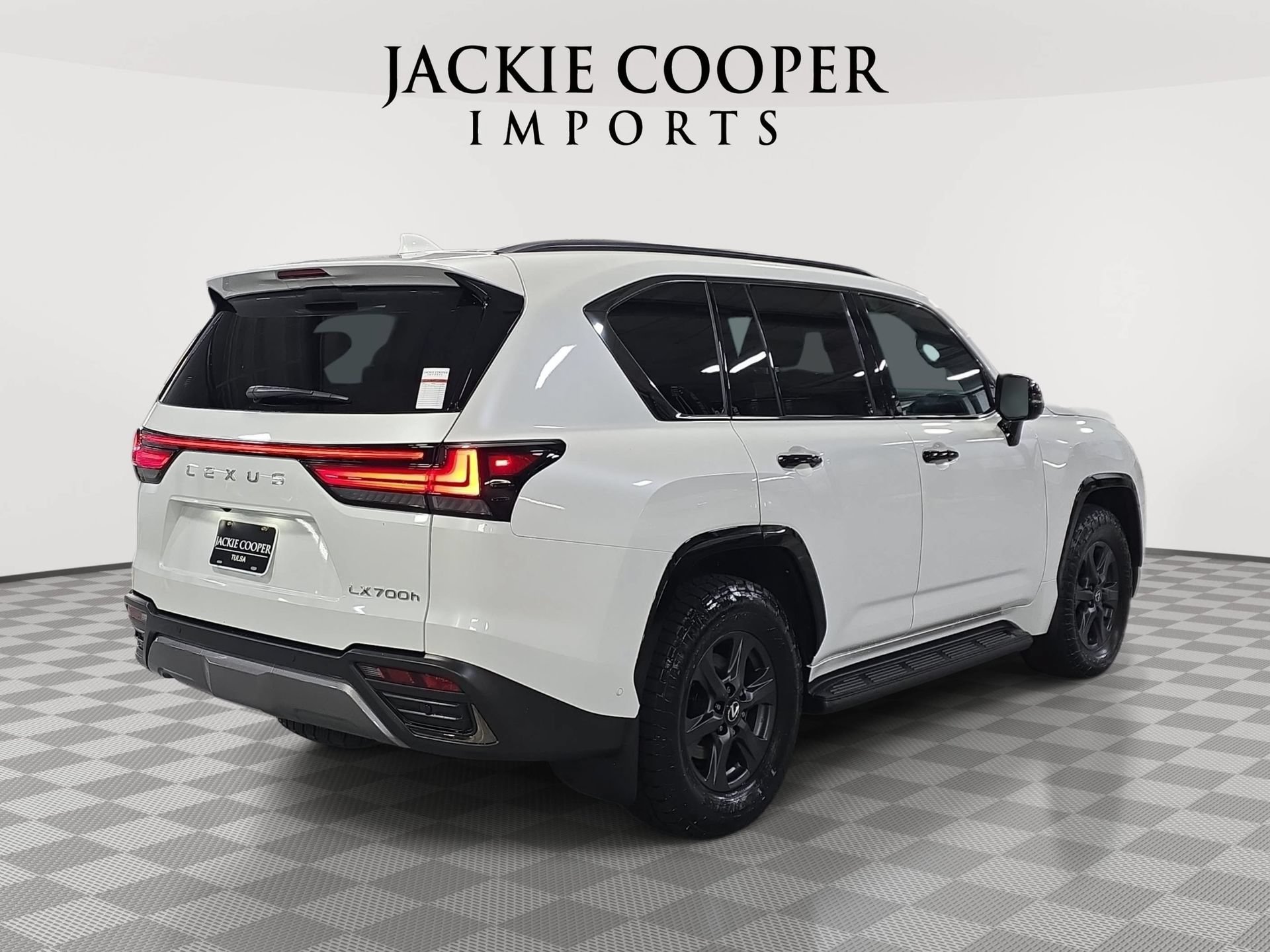 Used 2025 Lexus LX 700h Overtrail w/ Accessory Package (Z1) AWD/4WD image 5