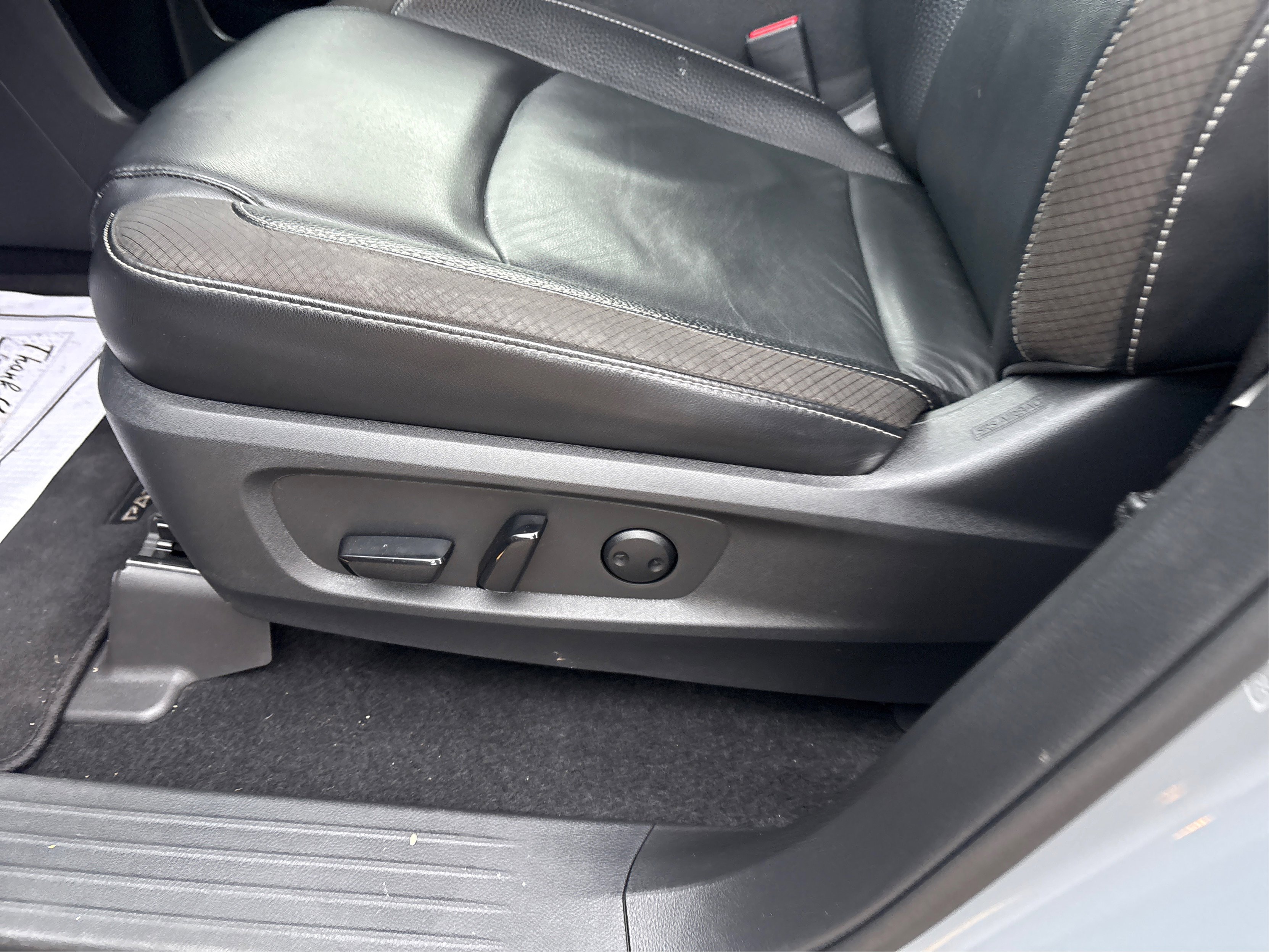 Used 2022 Nissan Pathfinder SL w/ SL Premium Package image 19