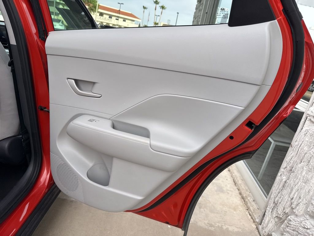 Used 2024 Hyundai Kona SEL image 29