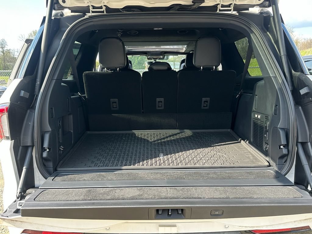 New 2025 Lincoln Navigator L Black Label AWD/4WD image 25