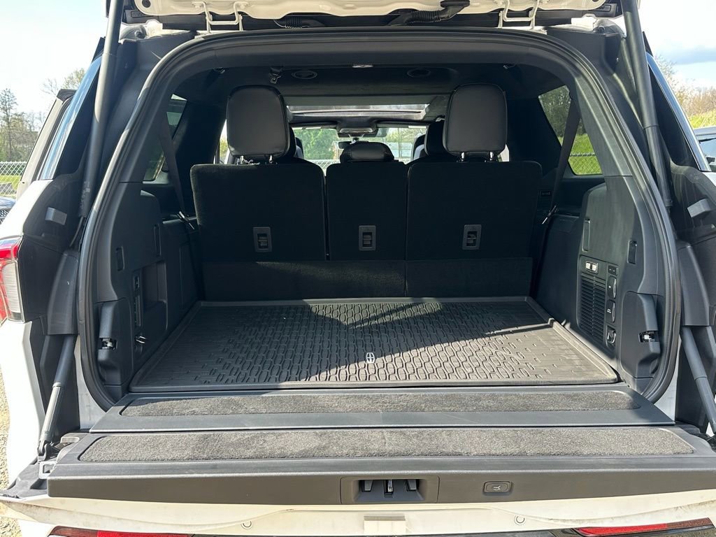 New 2025 Lincoln Navigator L Black Label AWD/4WD image 25