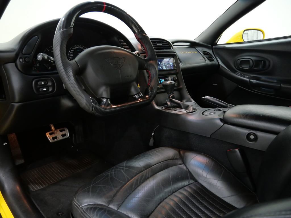 Used 2004 Chevrolet Corvette Convertible image 11
