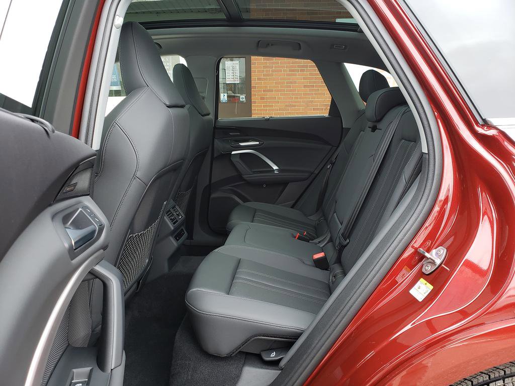 Used 2025 Audi Q5 Prestige image 11