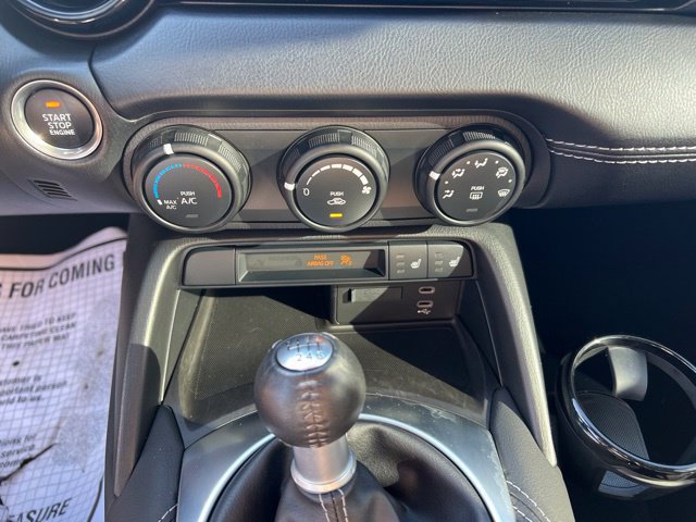 Certified 2025 MAZDA MX-5 Miata Club w/ Weather Package RWD image 24