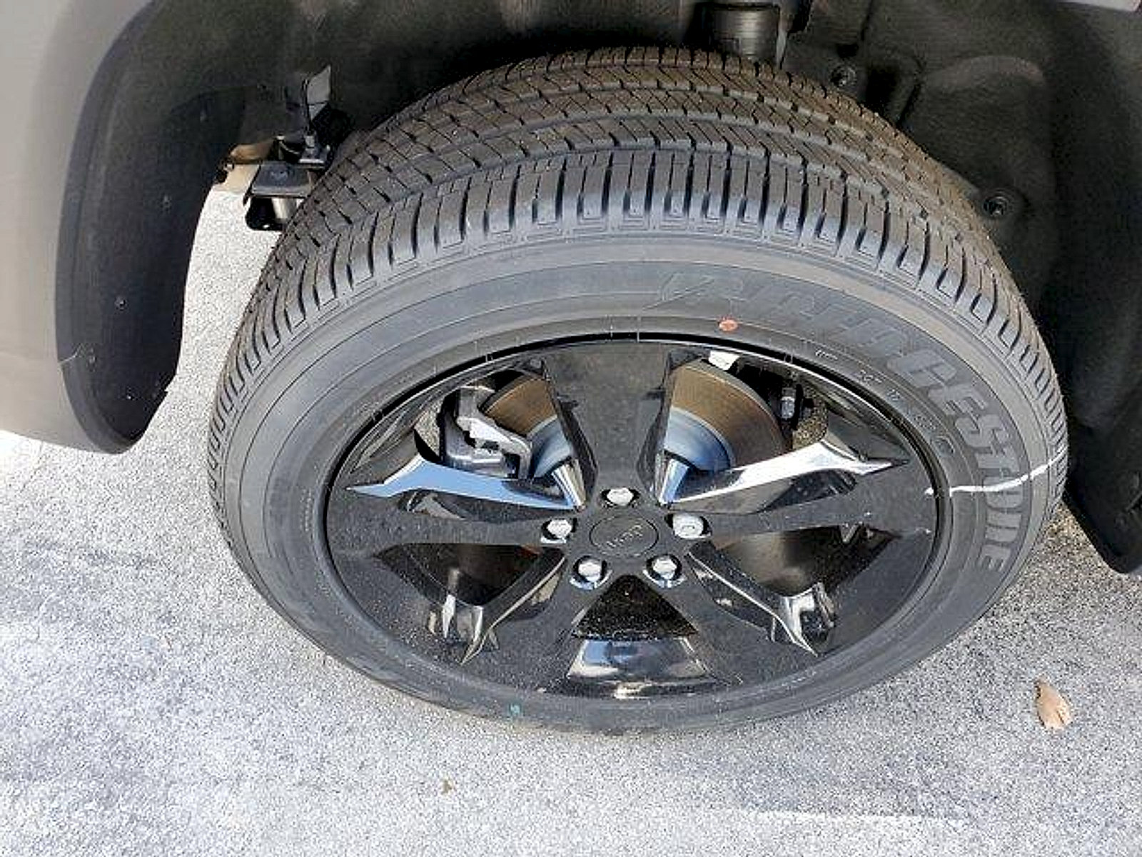 New 2024 Jeep Grand Cherokee Altitude RWD image 5