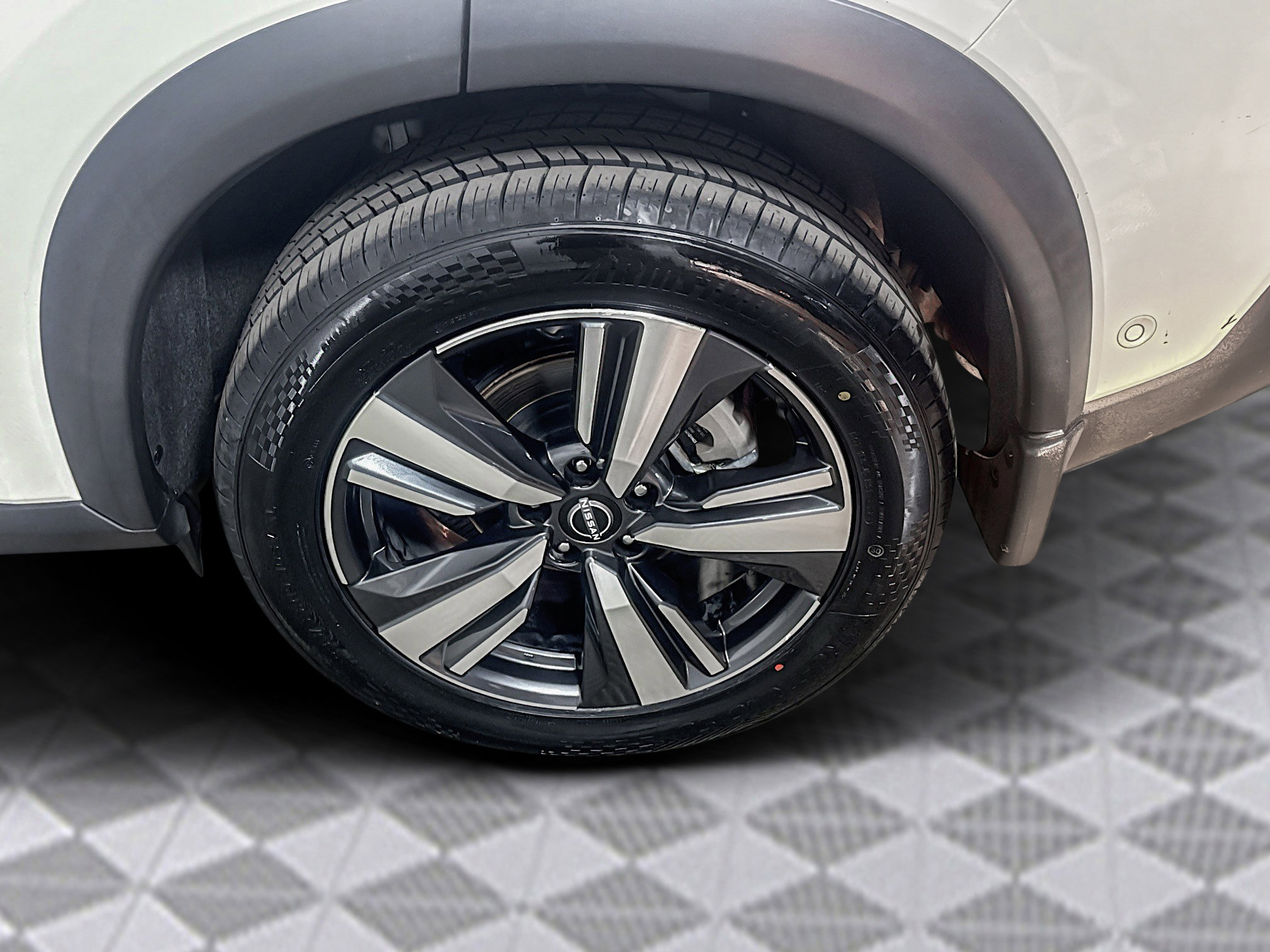 Used 2022 Nissan Rogue Platinum w/ Head-Up Display Package image 32