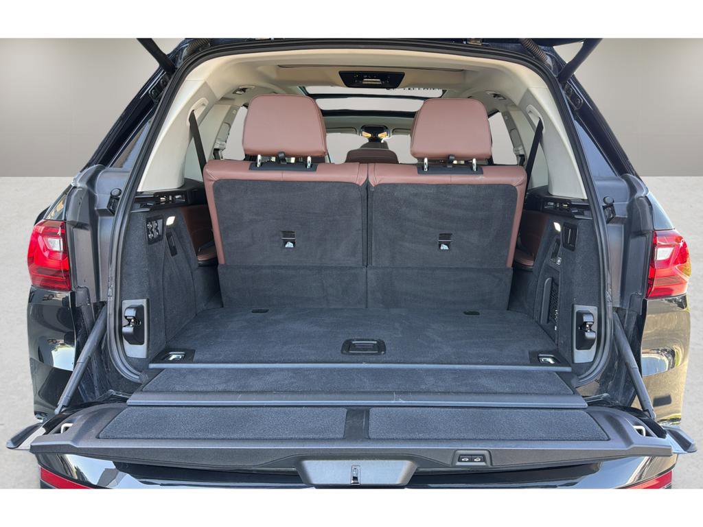 Used 2021 BMW X7 xDrive40i w/ Premium Package image 12