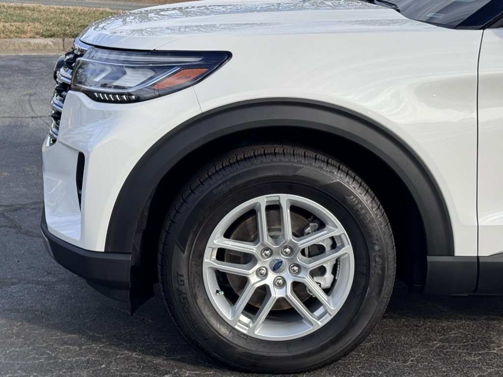 Used 2025 Ford Explorer Active w/ Active Comfort Package image 40