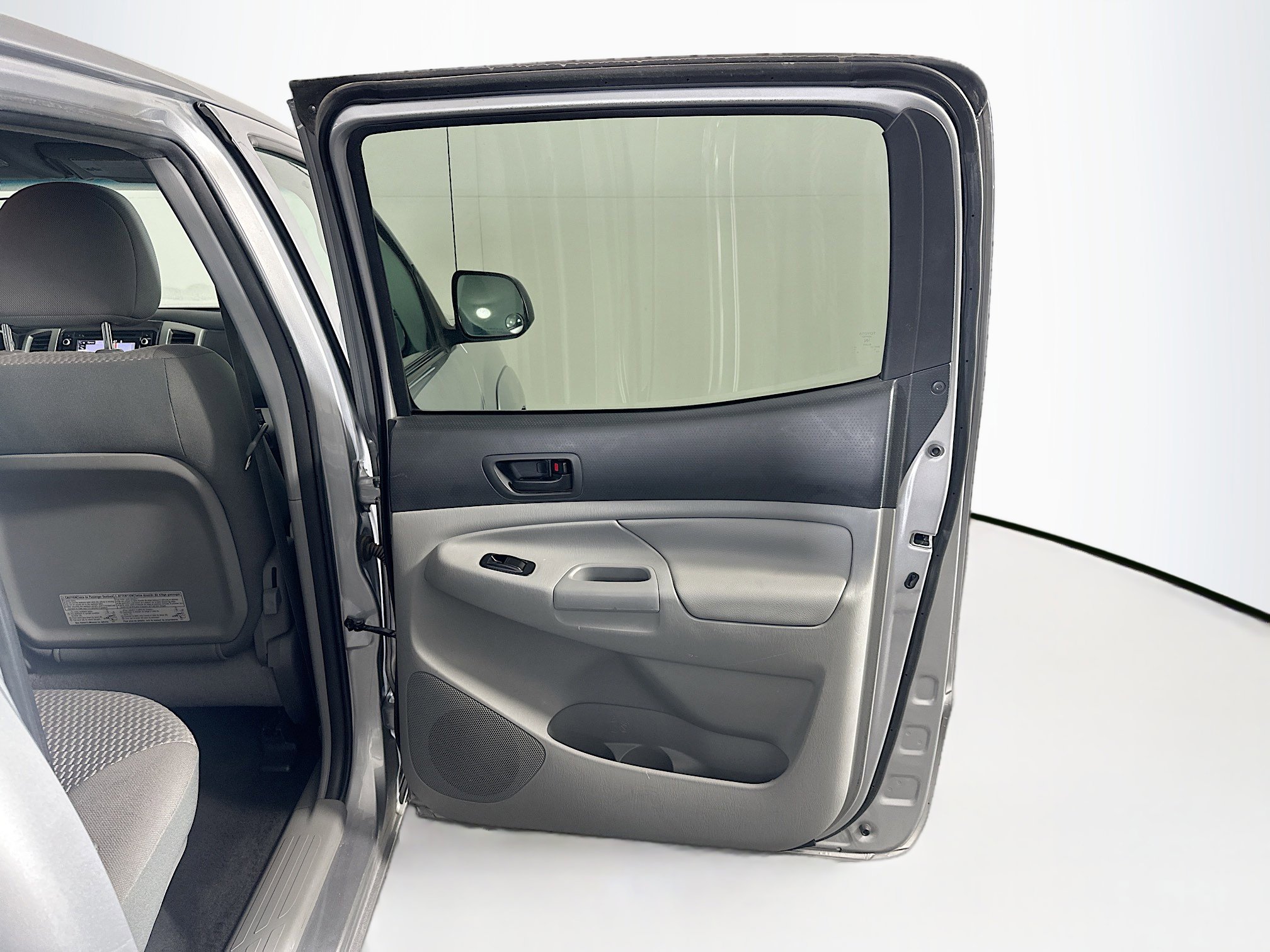 Used 2015 Toyota Tacoma PreRunner w/ SR5 Package image 29