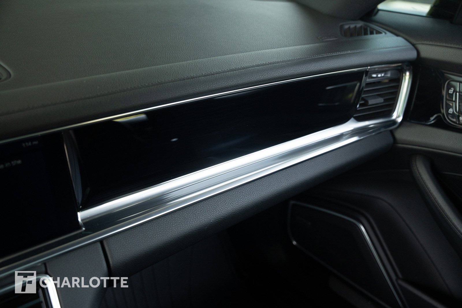 Used 2020 Porsche Panamera 4 image 27