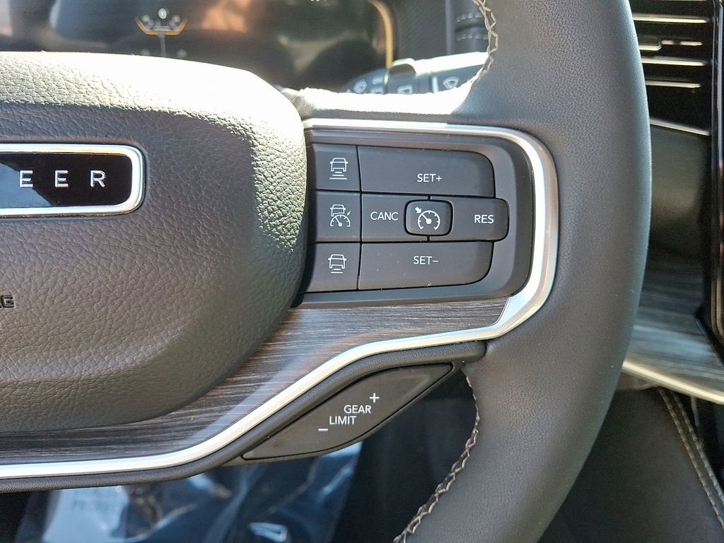 Certified 2024 Jeep Wagoneer Series II image 24