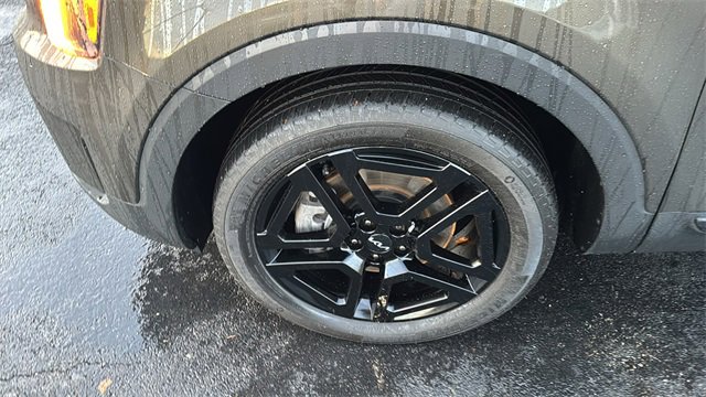 Used 2024 Kia Telluride EX X-Line image 35