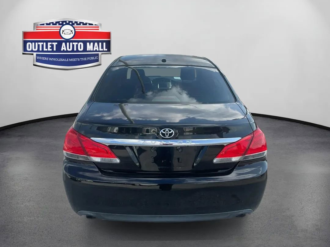 Used 2012 Toyota Avalon Limited image 4