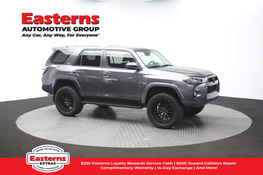 Used 2017 Toyota 4Runner SR5 AWD/4WD image 49