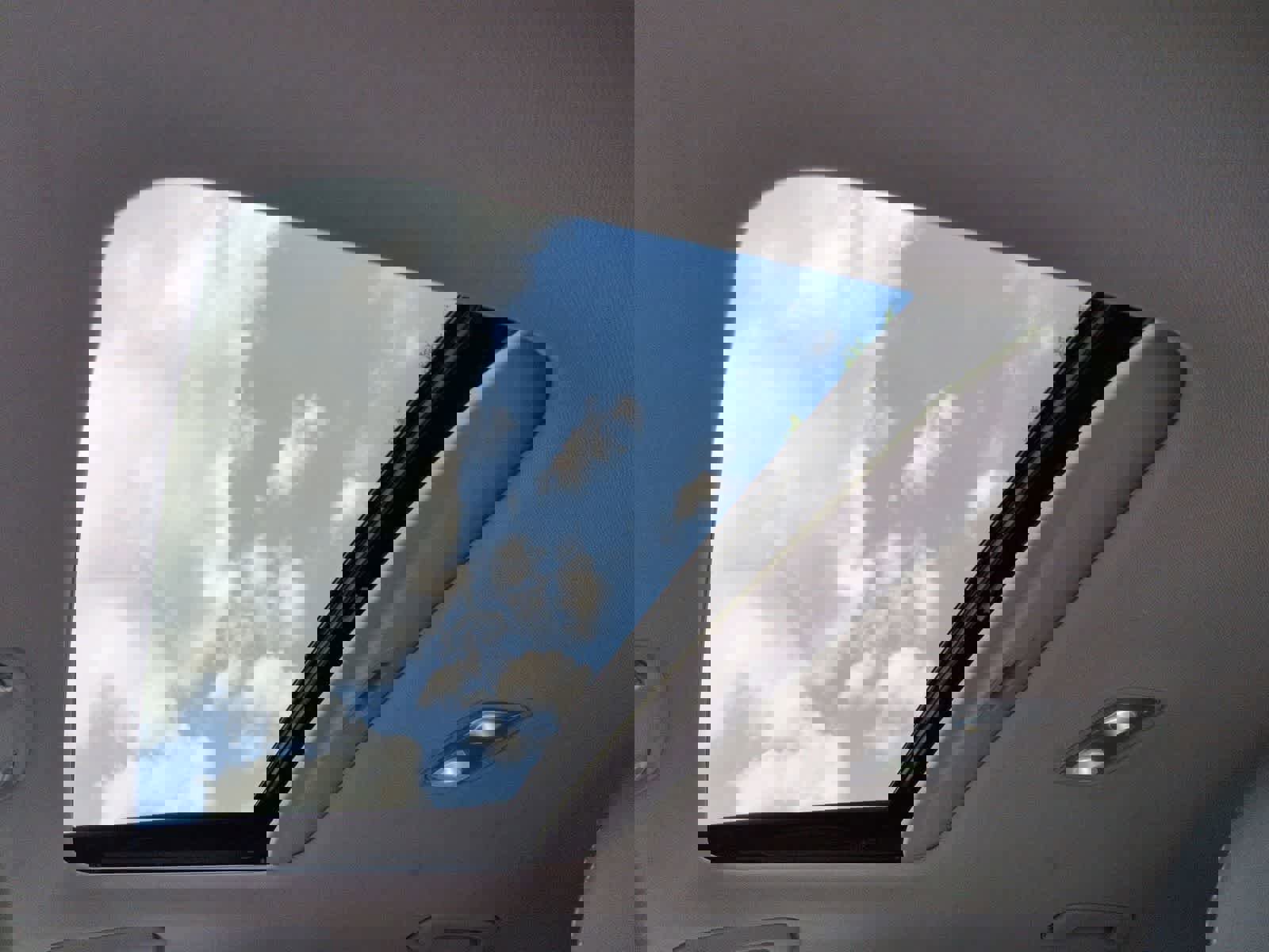 Used 2019 Kia Niro EX w/ EX Premium Package FWD image 11