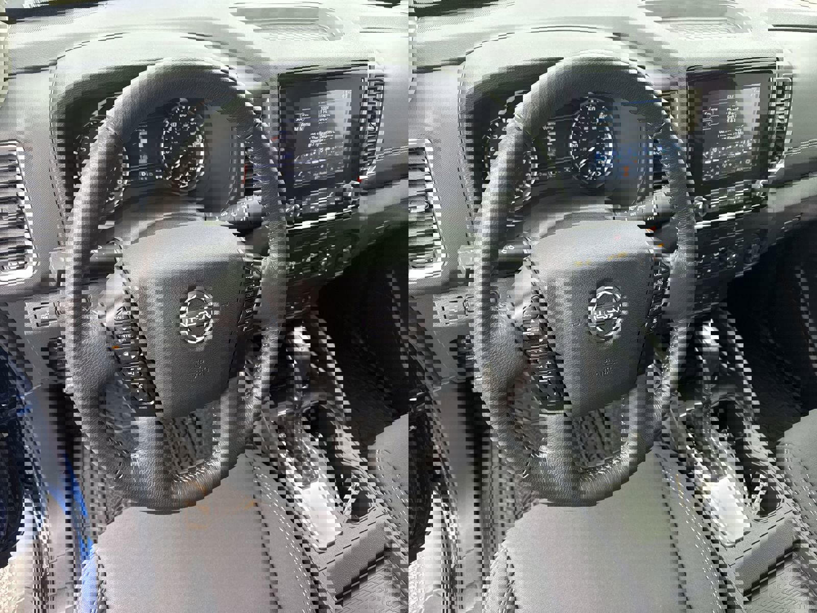 Used 2022 Nissan Frontier SV image 18