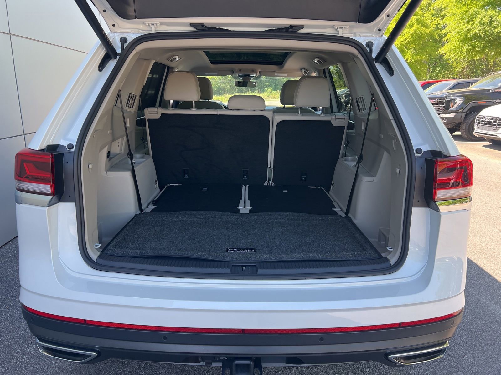 Certified 2026 Volkswagen Atlas SE w/ Panoramic Sunroof Package image 37