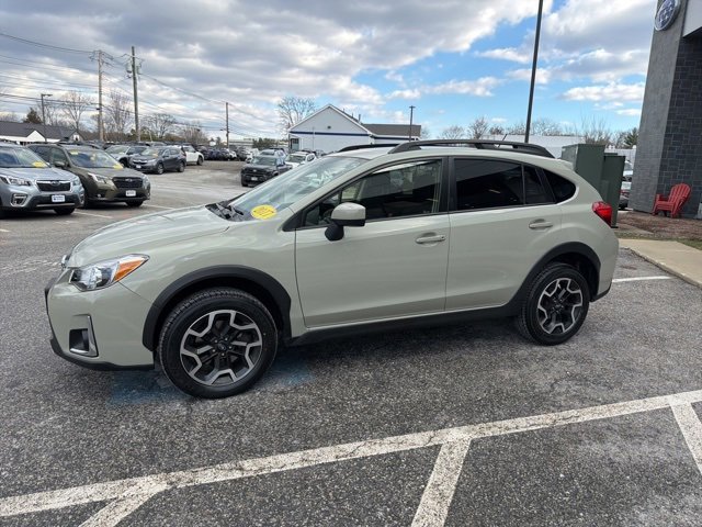 Used 2017 Subaru Crosstrek 2.0i Premium image 2