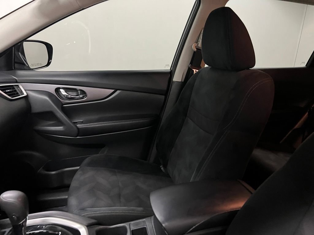 Used 2016 Nissan Rogue SV AWD/4WD image 22