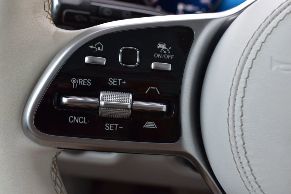 Used 2023 Mercedes-Benz Maybach GLS 600 4MATIC image 34