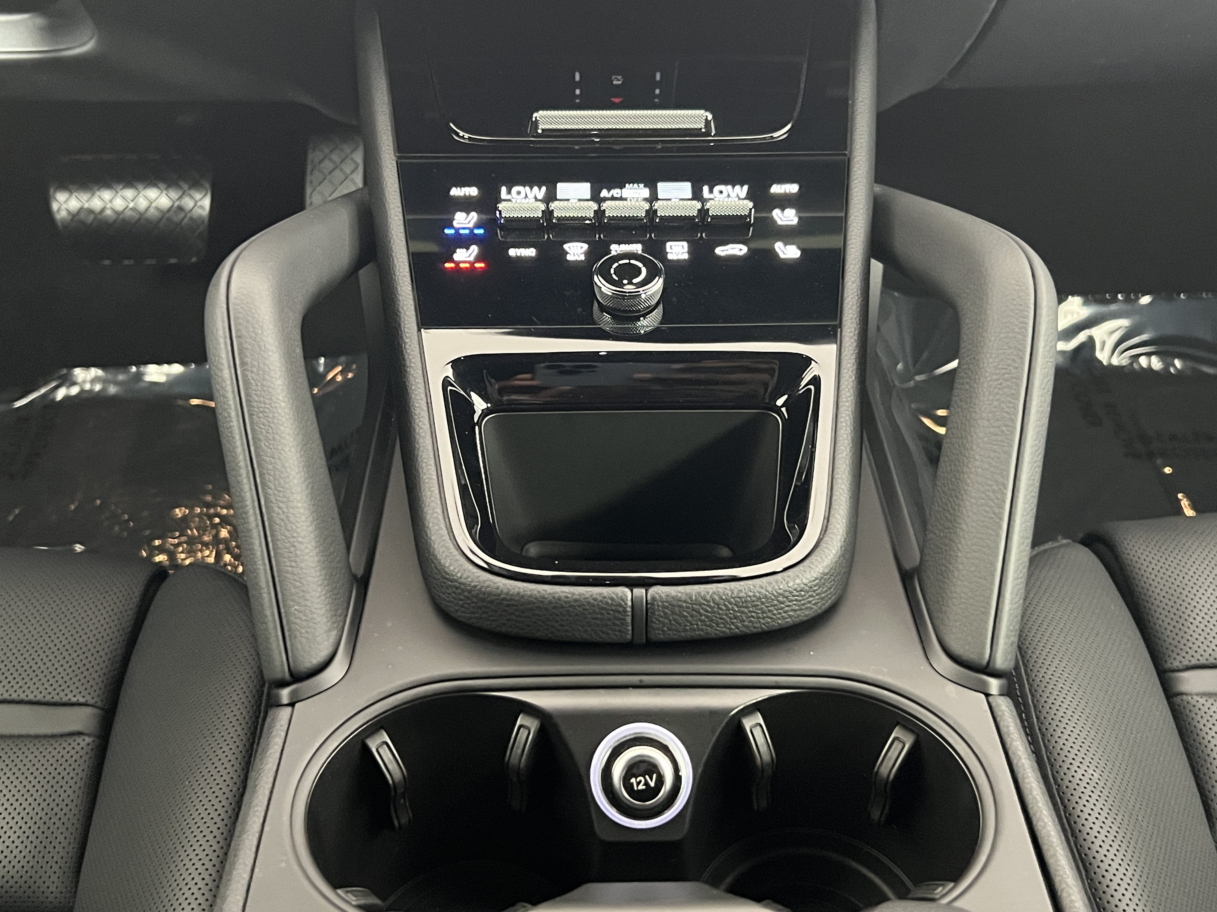Certified 2024 Porsche Cayenne Coupe AWD/4WD image 20