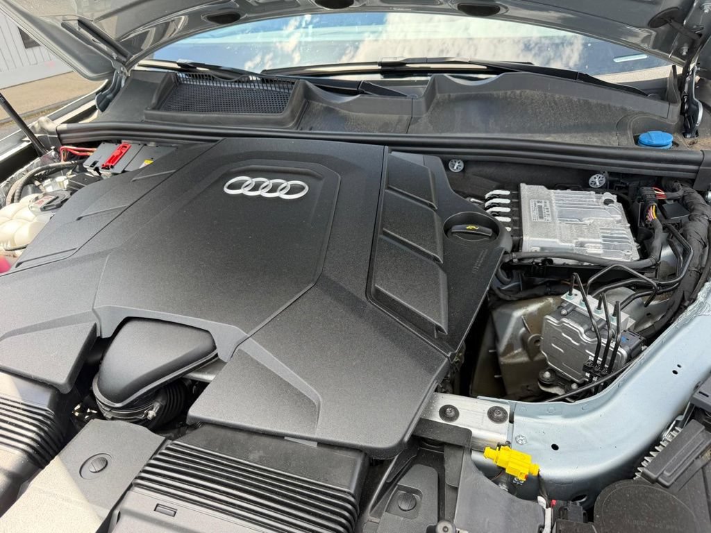 Used 2023 Audi Q7 3.0T Premium Plus w/ Premium Plus Package AWD/4WD image 12