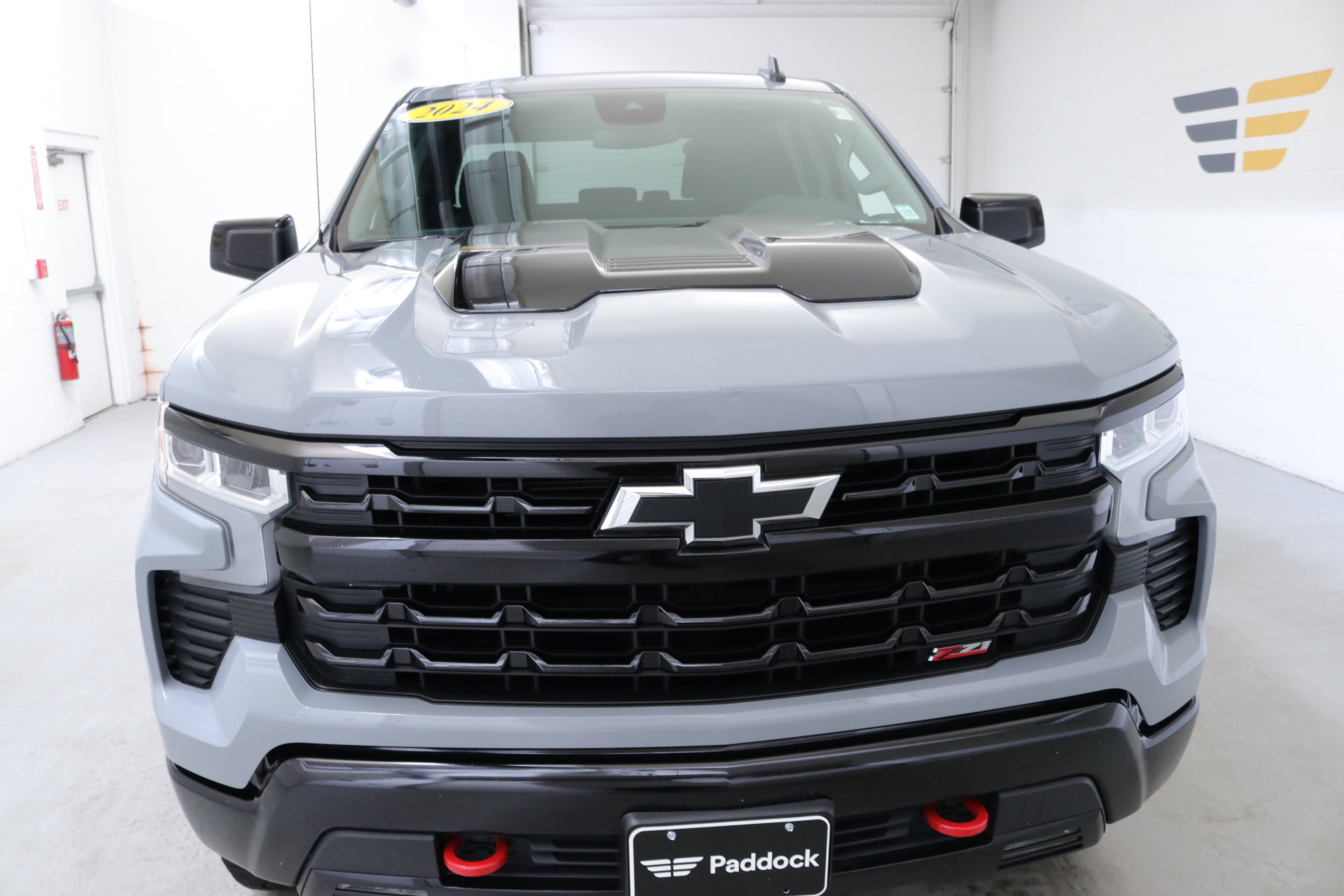 Used 2024 Chevrolet Silverado 1500 LT Trail Boss w/ LPO, Dark Essentials Package image 2