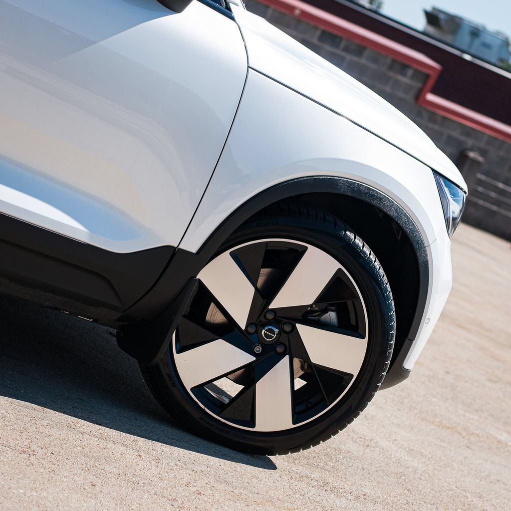 Certified 2023 Volvo C40 P8 Recharge Ultimate AWD/4WD image 7